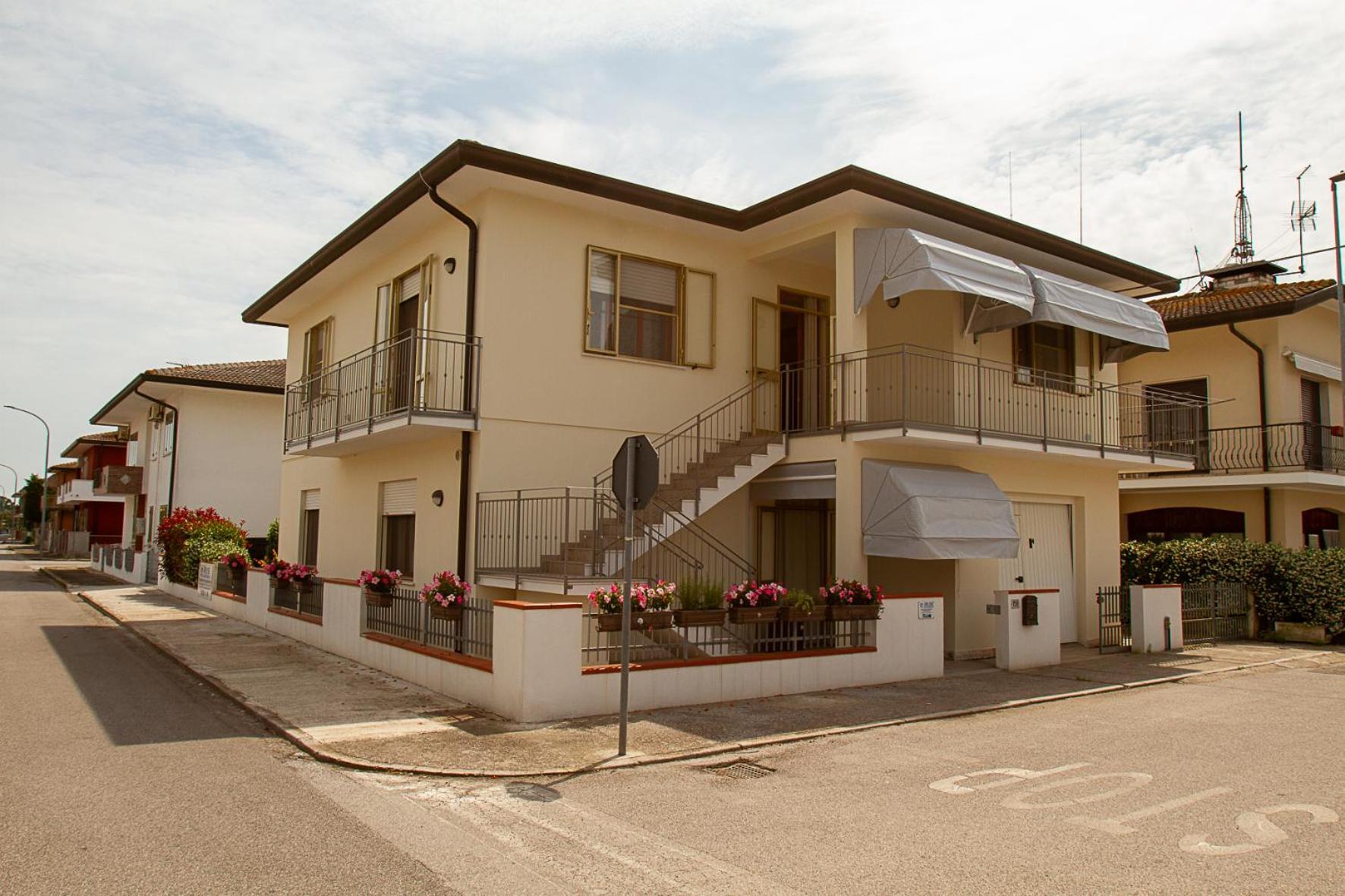 Delise Apartment *